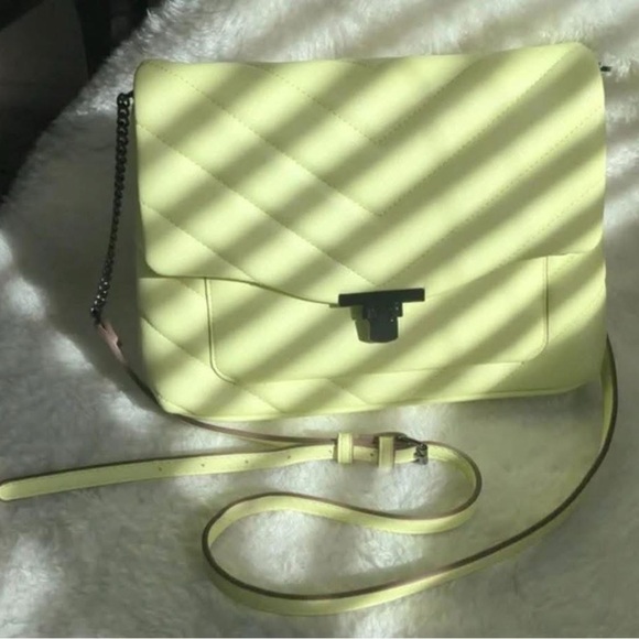 Neon green Quilted Chain Shoulder Bag - Picture 1 of 1